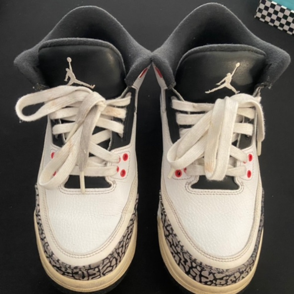 Preloved White Jordan’s w/ Animal Print Size 6